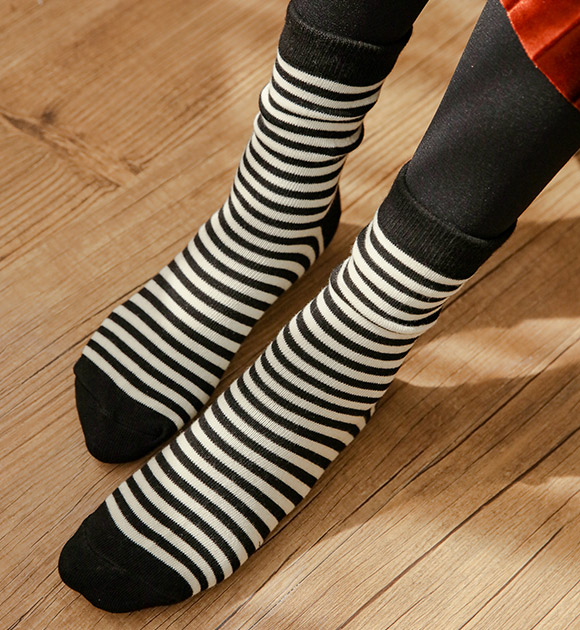 <br>8DA21168HH_Nubbin striped socks