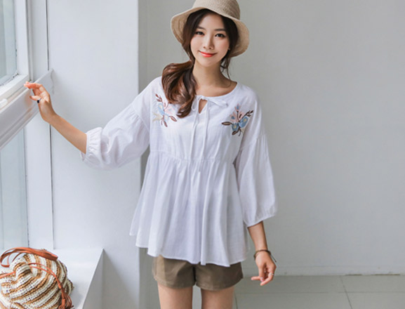 <br>7EA00018CC_Flower Embroidery Shirring Blouse