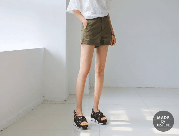 <br>Side banded cotton three-piece pants