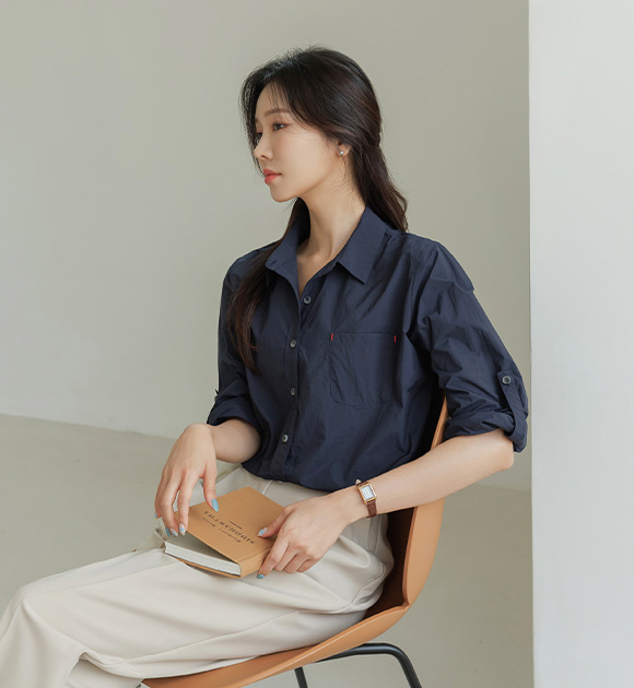 6DA28543KK_ Tiya rustling high inch pocket roll-up shirt