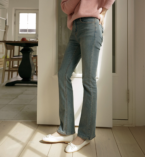 6DA28848AA_Pretty line bootcut washed jeans