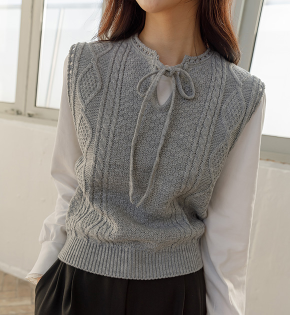 8DA27420AA_Zitum Neck Ribbon Knit Vest