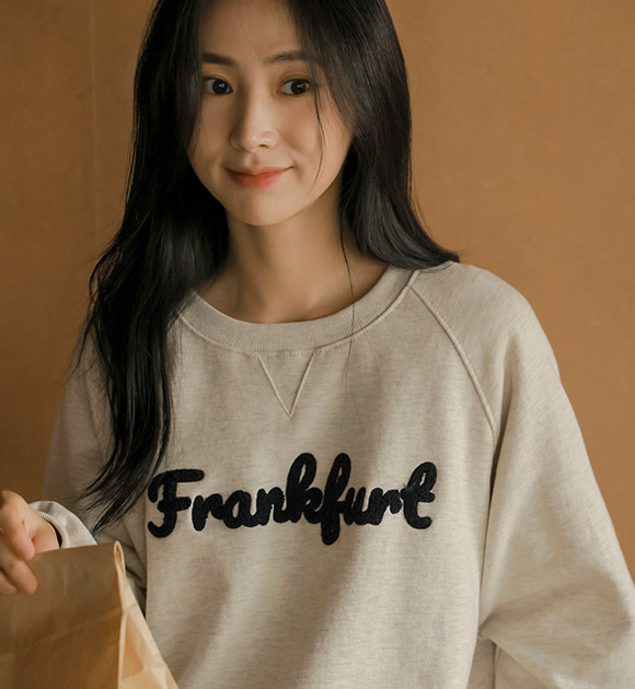 4DA30397HN_Fluffy Patch Sweatshirt