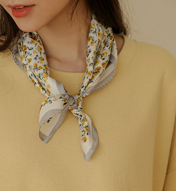 <br>8DA22642GG_Noim Flower Square Scarf