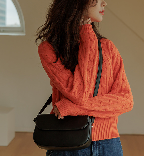 5DA26388AA_Ping the semi-crop cable color knit wear