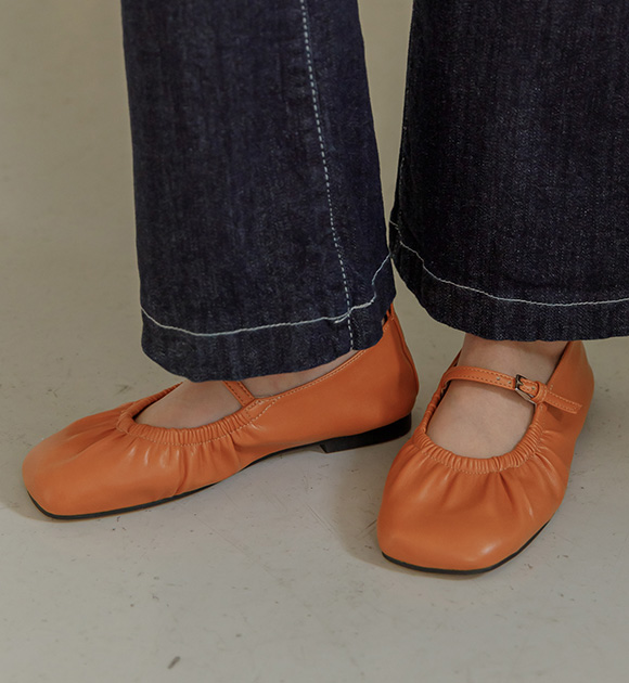8DA27201HH_Limmim Shirring Strap flats