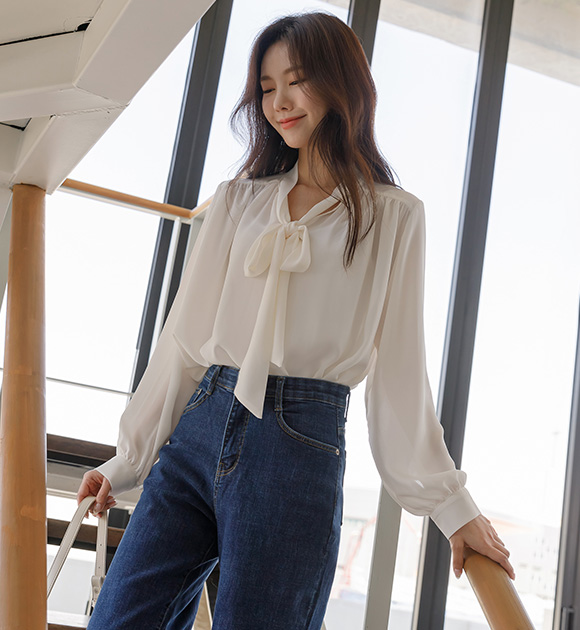 8DA27423AA_Tirom Chiffon tie Blouse