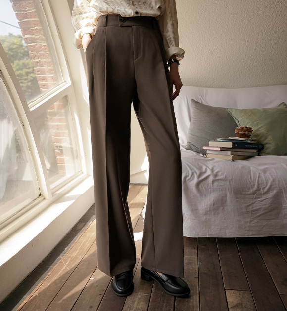 5DA28899KK_Laureng Side Button Two Pin Tuck Slacks