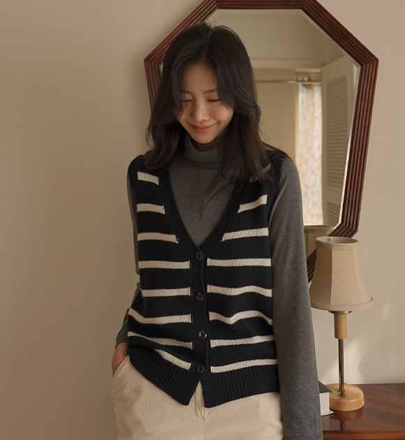 8DA29009MM_Landing Stripe Vest Cardigan