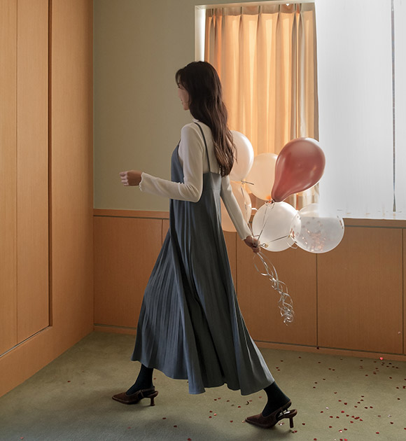 5DA29119JJ_Charle Suede Pleats Strap Dress