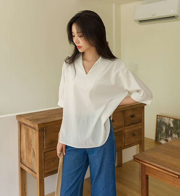 5DA30144LJ_Margo Pintuck Sleeves Split Collar Blouse