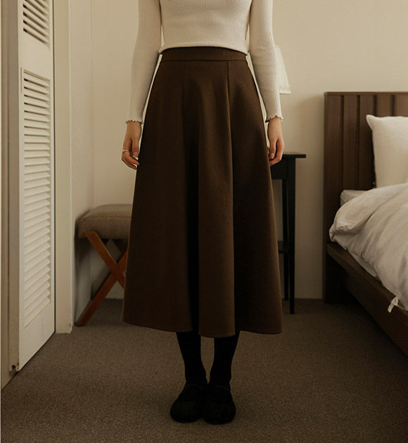 5DA30644HN_Diva Back Banding Fleece Slit Skirt