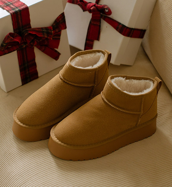 4DD00142CW_Short Ugg Fleece Boots