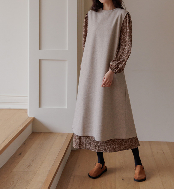 8OA0570HH_ Cozy back split woolen dress