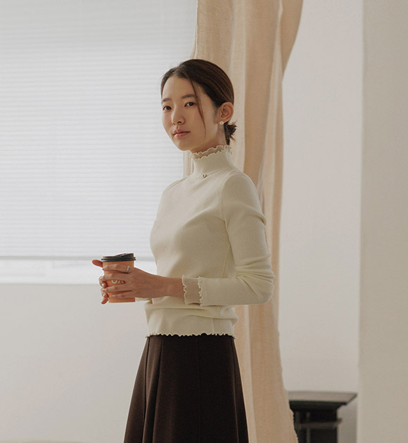 5DA32472NN_Silver Heart Frill-trim Wavy Knitwear