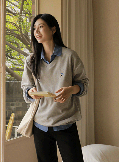 5DA30367AY_USA Teddy Bear Embroidery V-Neck Sweatshirt