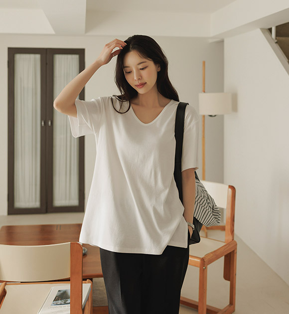 5DA31132LJ_Boxy Side-slit U-neck T-shirt