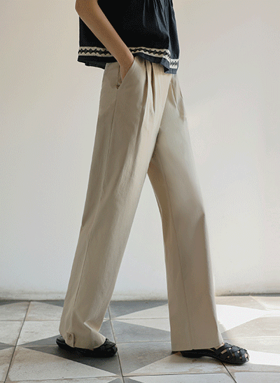 5DA31341NN_Zeldon Buckle-Hem Pintuck Cotton Slacks