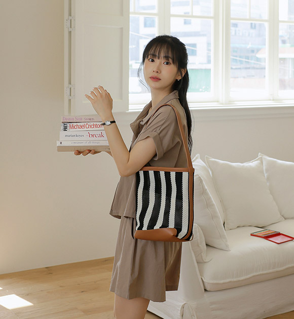 5DD00259HN_Mir Stripe Cylinder Bag