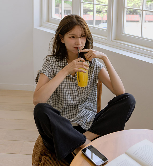 6DA31436NN_Momo Drop Shoulder Rolled-up Checkered Shirt