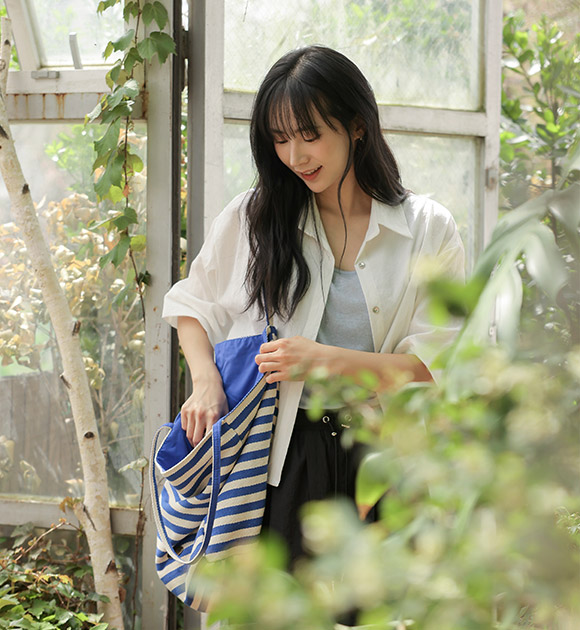 5DD00256NN_Reversible Charm Striped Bag