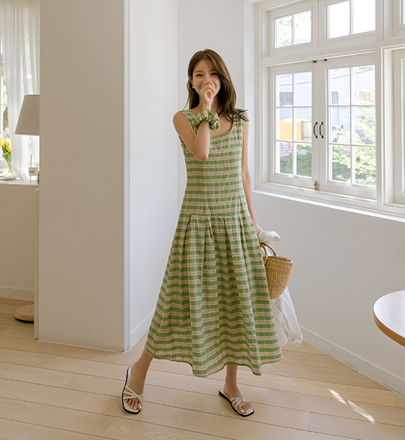 6DA31448HR_Vivid Check Long Sleeveless Dress (with Scrunchie Set)