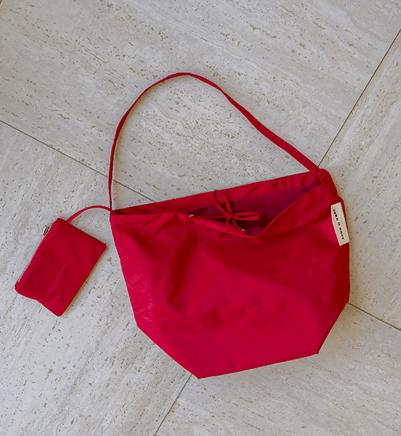 6DD00286HR_Nylon Shoulder Bag with Pouch