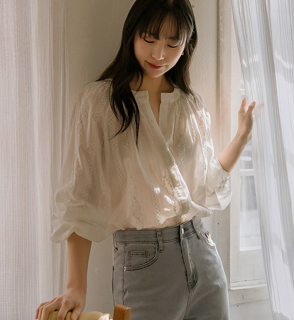 6OA0837JJ_[JUST BETTER] Celine Lace Embroidery Blouse