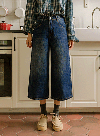 6DA31872HR_Deep Mood Bermuda Cropped Denim Pants