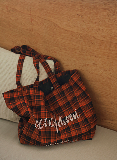 5DD00338JJ_Koi Lettered Checkered Eco Bag