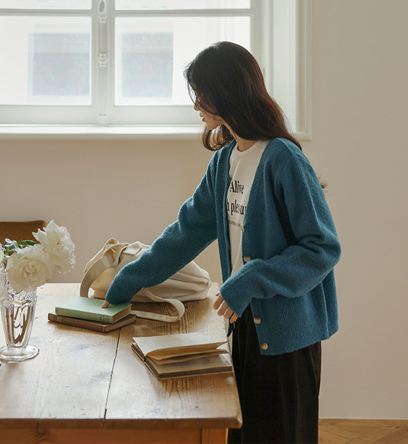 5DA31960HN_Almond Wool Alpaca V-Neck Cardigan