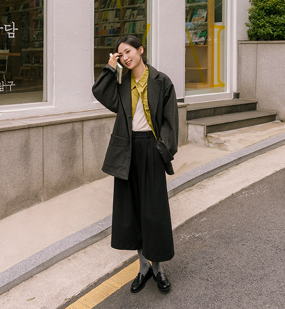 6DA31966NN_Tonmu Bermuda Pintuck Wool Slacks