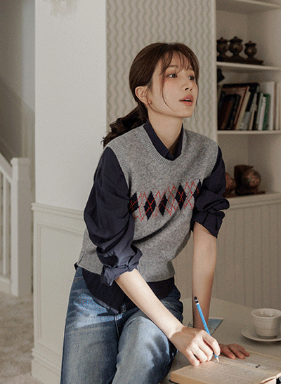 6DA32010NN_Renjis Argyle Knit Vest