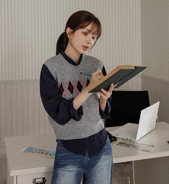 6DA32010NN_Renjis Argyle Knit Vest
