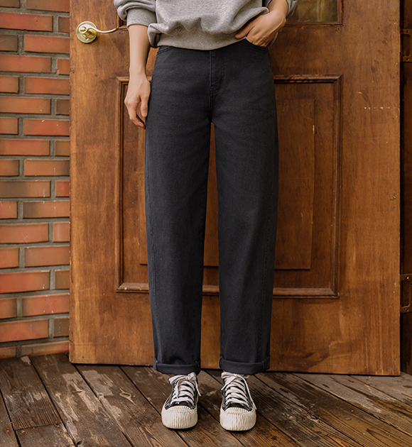 5DA32002HR_Line-Covering Seam Detail Baggy Fit Spandex Pants