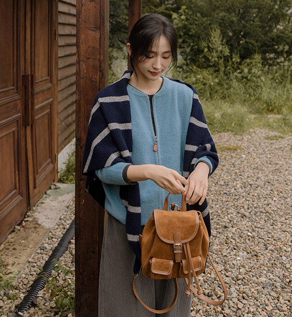 5DD00353HR_Warm Item Striped Knit Triangle Shawl