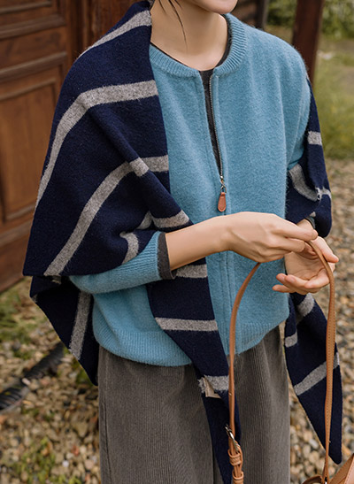 5DD00353HR_Warm Item Striped Knit Triangle Shawl