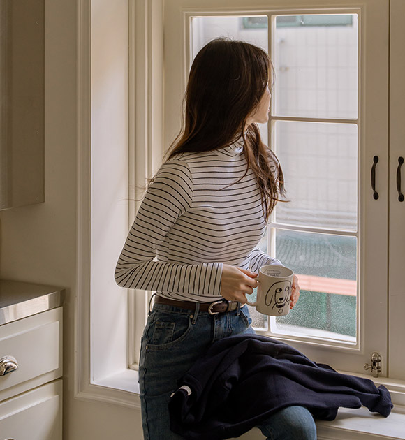 6DA32029NN_Bitz Striped Corrugated Turtleneck Tee