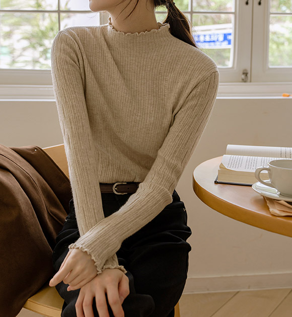 6DA32025NN_Muted Wave-Line Mock Neck Knitwear