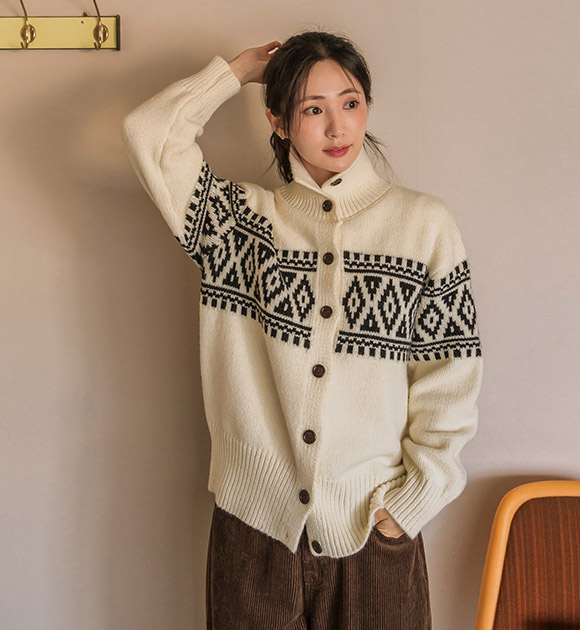 6DA32124JJ_Reina Nordic High Neck Cardigan