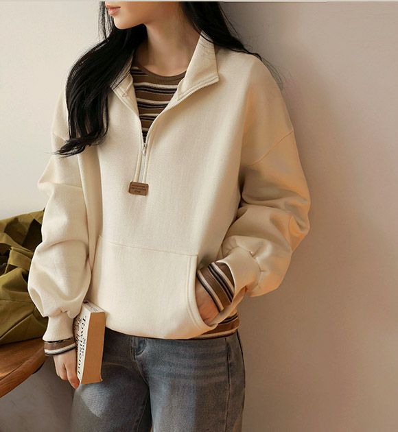 4DA32207CW_Leather Patch Key Point Half-zip Sweatshirt