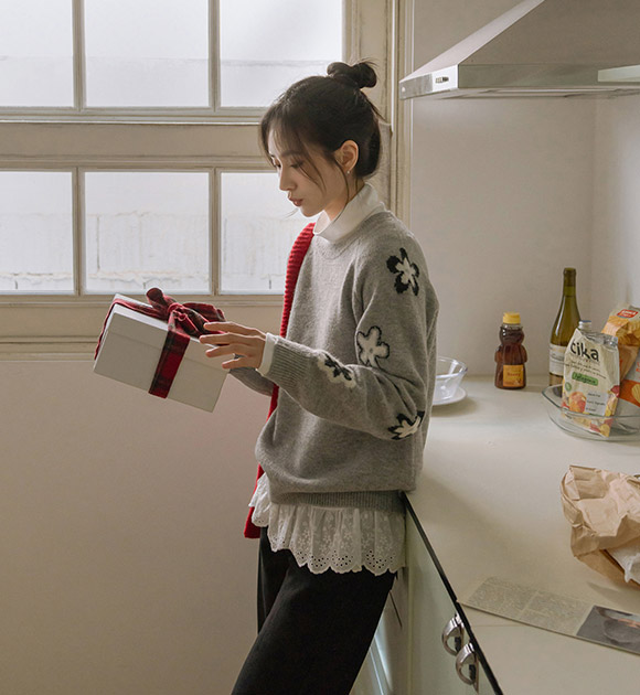 6DA32275HN_Sleeve Flower Point Wool Knitwear