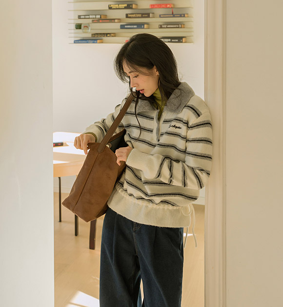 6DA32256NN_Raimi String Embroidered Collared Knitwear