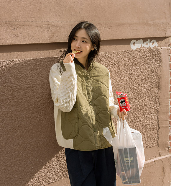 6DA32259NN_Quilted Knit-trim Padded Jumper