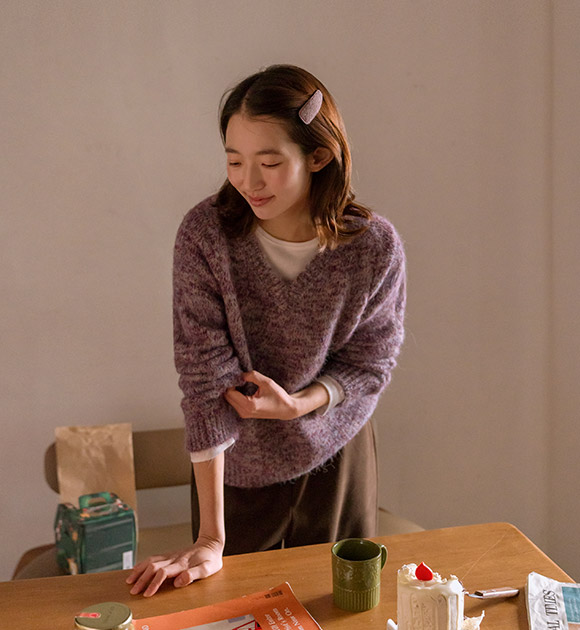 5DA32292NN_Mixed Boucle V-Neck Knitwear