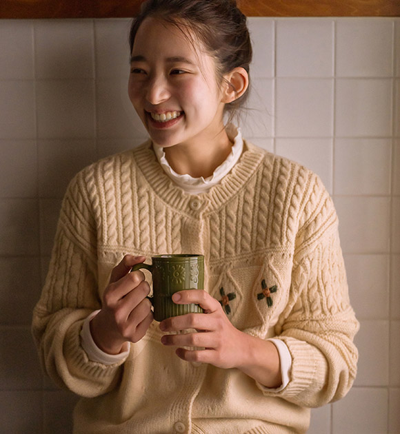 5DA32288HN_Mien Flower Embroidery Wavy Cardigan