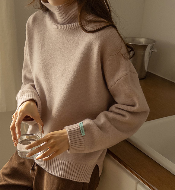 6DA32318HN_Suien Sleeve Label Turtleneck Knitwear