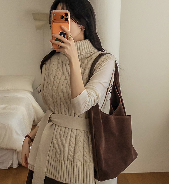 4DA32394JJ_Sophie Cable Knit Turtleneck Vest (with Strap Set)