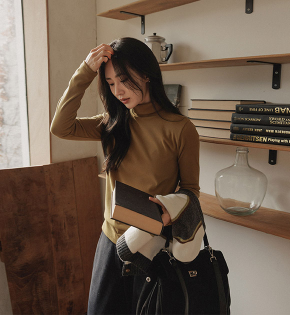 5DA32406HN_Fleece-lined Spandex Turtleneck Top