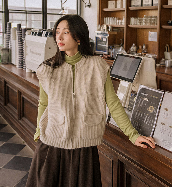 6DA32429JJ_Arji Pocket Knit Vest